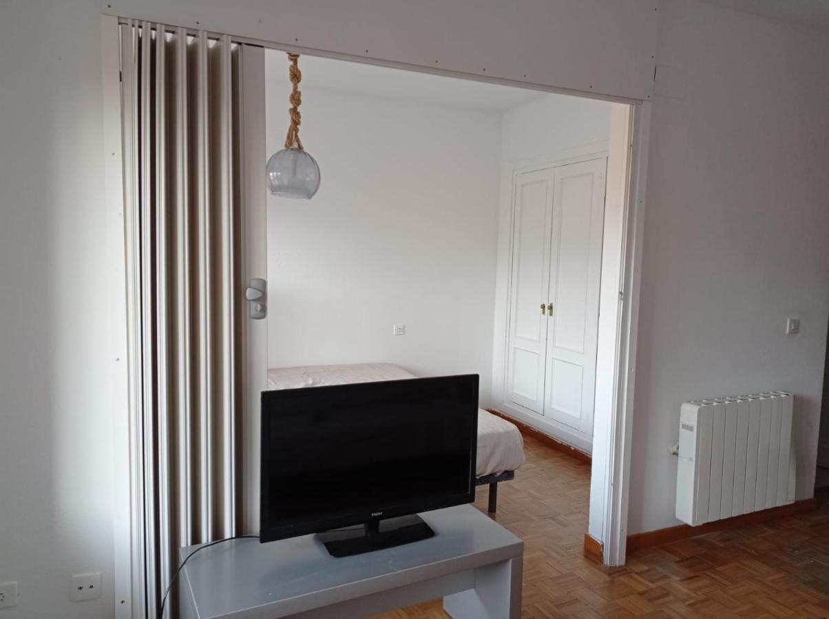 Luminoso, céntrico y silencioso apartamento Jaca Esterno foto