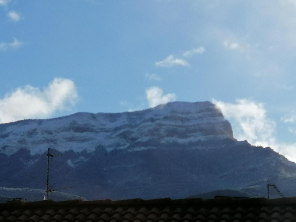 Luminoso, céntrico y silencioso apartamento Jaca Esterno foto