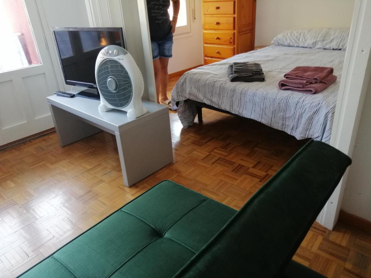 Luminoso, céntrico y silencioso apartamento Jaca Esterno foto