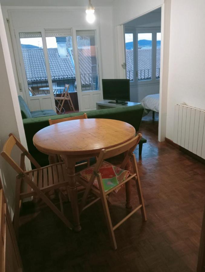 Luminoso, céntrico y silencioso apartamento Jaca Esterno foto