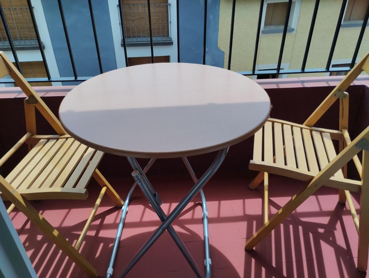 Luminoso, céntrico y silencioso apartamento Jaca Esterno foto