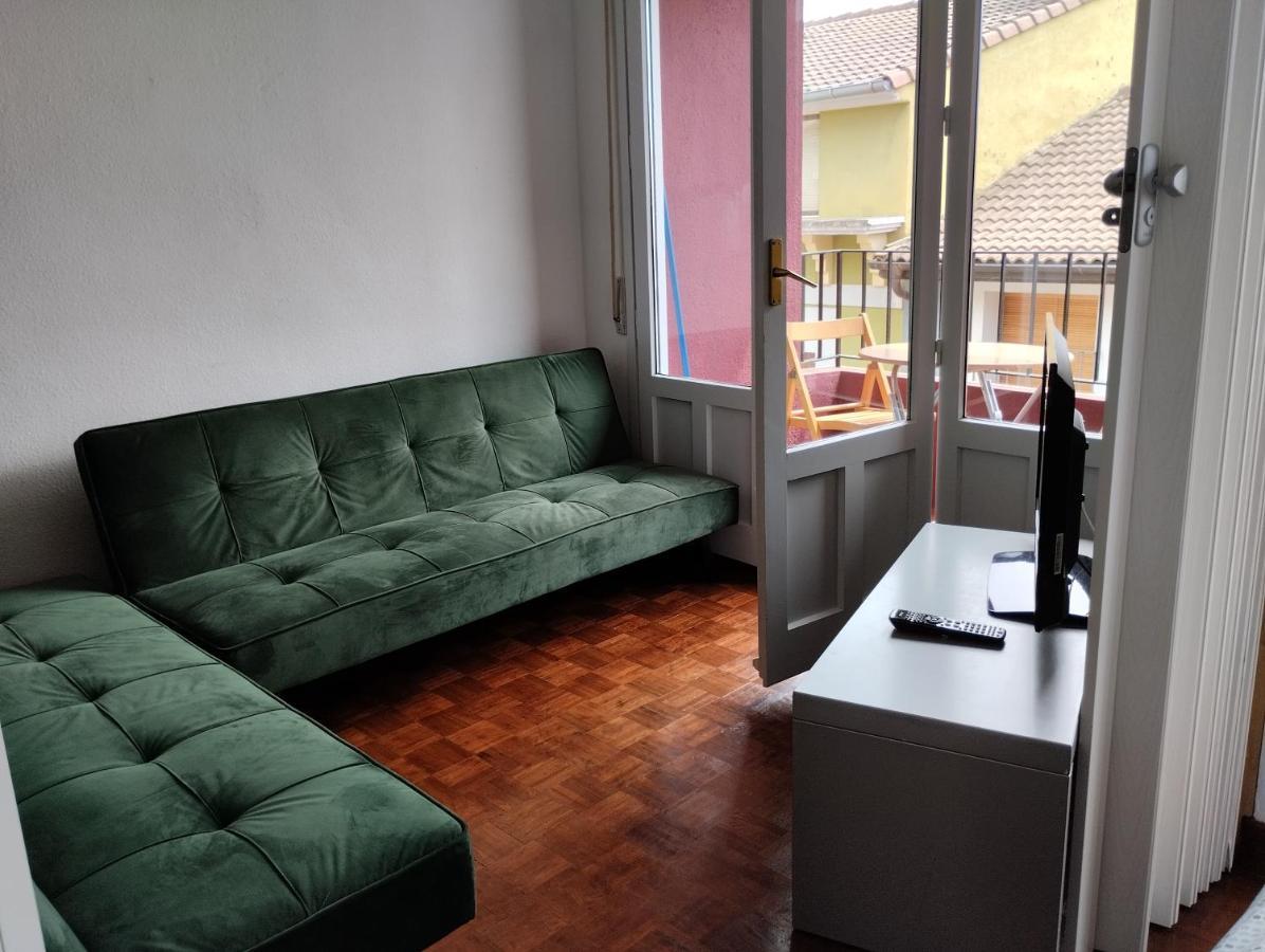Luminoso, céntrico y silencioso apartamento Jaca Esterno foto