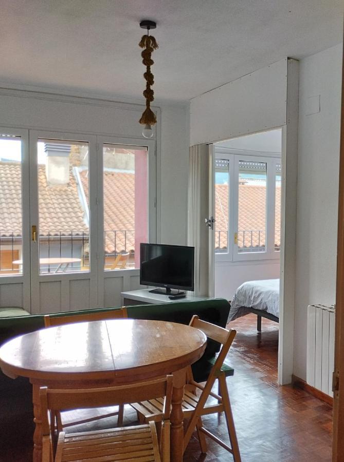 Luminoso, céntrico y silencioso apartamento Jaca Esterno foto